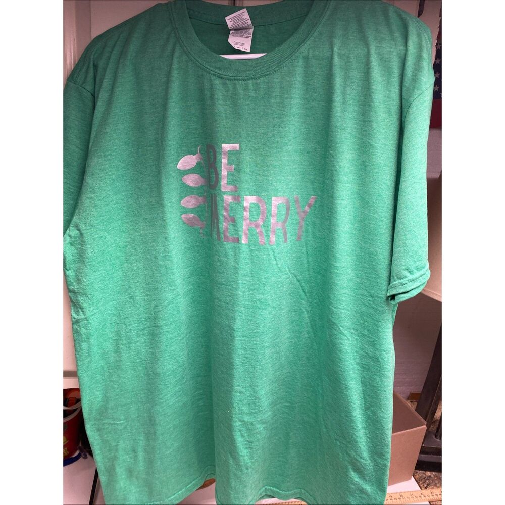 Gildan Women's XL Green T-Shirt Be Merry Cotton Polyester